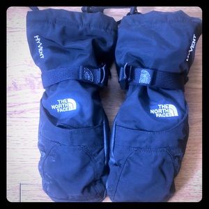 The North Face women’s gloves